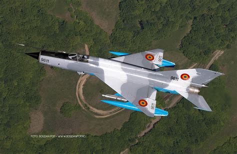 Jaw-dropping air-to-air photographs of the Romanian Air Force Mig-21 ...