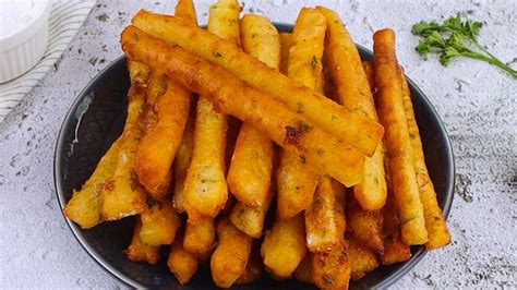 Crispy potato sticks: the easy idea for a tasty appetizer