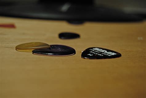 The Top 9 Best Guitar Picks to Look for in the Market