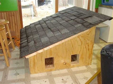 Building an Insulated Cat House | Insulated cat house, Cat house plans ...