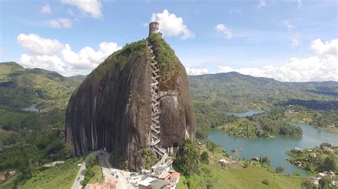 A Traveler’s Guide to Guatape: Colombia’s Breathtaking Lakeside Getaway