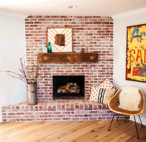 Red Brick Fireplace With Wood Mantel – Mriya.net