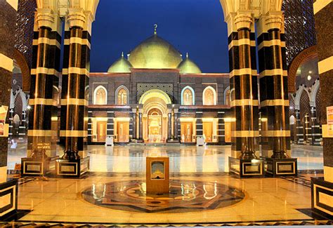 Sejarah dan Keistimewaan Masjid Kubah Emas | Cek&Ricek