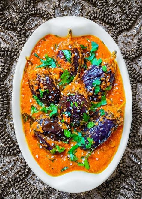 Hyderabadi Bagara Baingan Recipe - Indian Eggplant Curry