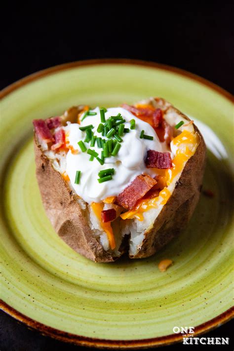 Baked Potato with Cheese and Bacon For One - One In The Kitchen