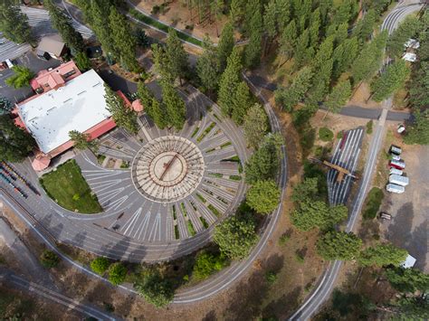 Trainspotting at Train Mountain Railroad Museum | Travel Southern Oregon