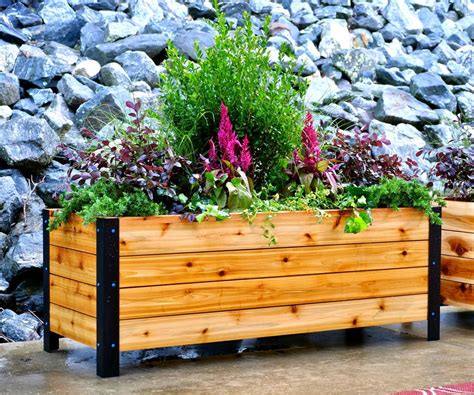 DIY Modern Raised Planter Box // How to Build - Woodworking : 11 Steps ...