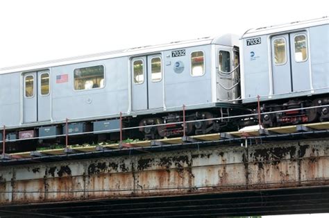 No injuries reported after elevated NYC subway train derails