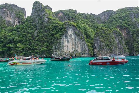 Phuket to Koh Phi Phi: Snorkel and Sightseeing Tour with Lunch 2024