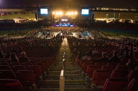 Live music returns to Irvine as FivePoint Amphitheatre officially opens ...