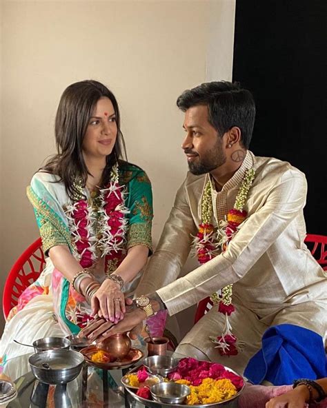 Hardik Pandya Announced Marriage And Pregnancy With Natasa