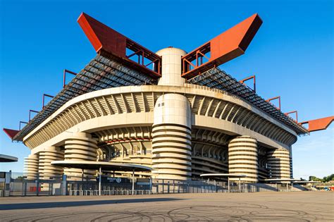 El estadio San Siro de Milán se salva de la demolición | ArchDaily en ...