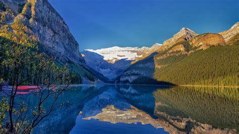 Canada Louise Lake Alberta Banff National Park Mountain With Reflection ...