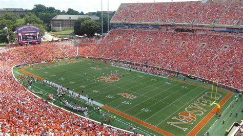 The ACC’s 8 Most Picturesque Football Stadiums - LawnStarter