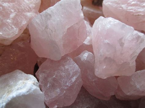 The Benefits of Rose Quartz • Dzhingarov