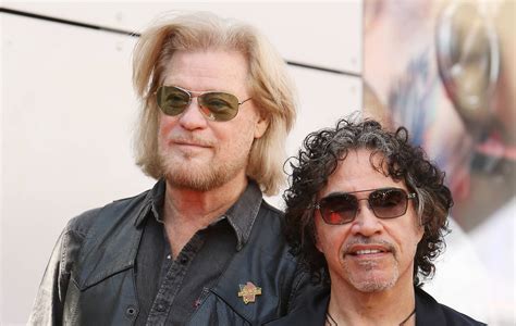 Daryl Hall granted restraining order against John Oates