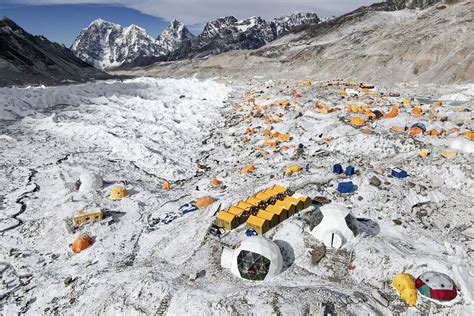 Mount Everest Deaths Soar After Record Number of Climbers Attempt ...