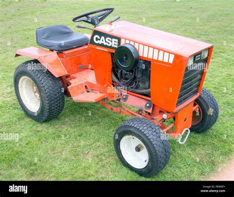 J.I. Case 222 Garden tractor. Outdoors. Vintage.1969 - 1988 200 Series ...