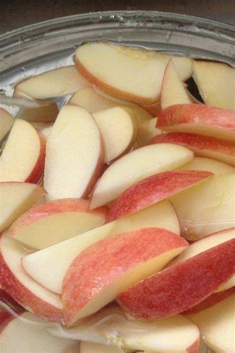 Gluten Free A-Z : Apple Slices Won't Turn Brown with This Tip