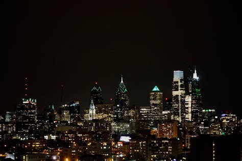 Philly skyline goes green. : r/philadelphia