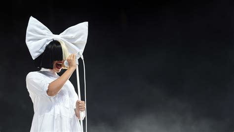 Check Out Sia's 'Snowman' Performance On 'Ellen' [VIDEO]