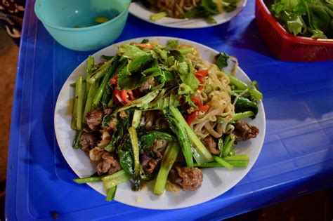 Pho Xao in Hanoi - where to eat pho bo’s little-known stir-fried cousin ...