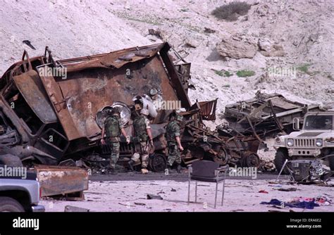 Highway of death gulf war hi-res stock photography and images - Alamy