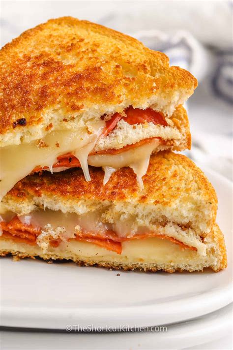 Grilled Pizza Sandwich (Quick And Easy!) - The Shortcut Kitchen