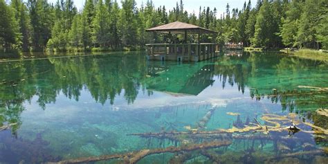 Shipwrecks, Lighthouses and Waterfalls in Michigan’s Upper Peninsula