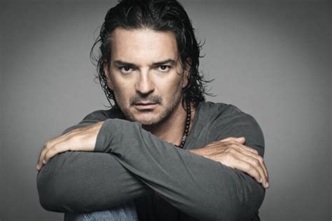 Classify Ricardo Arjona (Guatemalan Singer)