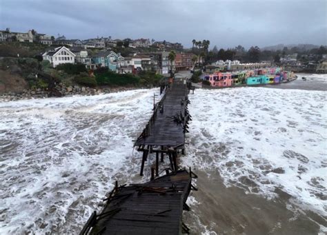 California ocean piers collapse, waves rise to 35 feet amid ‘bomb ...