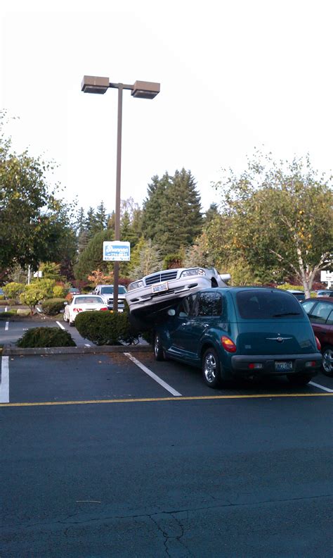 Driving mishap gives new meaning to double parking - Lynnwood Today