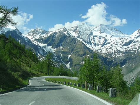 Grossglockner High Alpine Road - Wikipedia