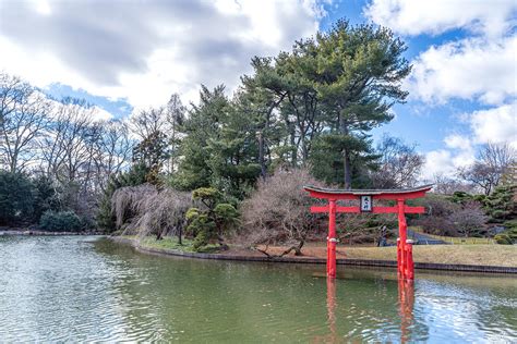 Brooklyn Botanic Garden in New York - Explore 52 Acres of Flora Heaven ...