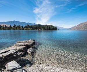 Lake Wakatipu - NewZealandAirport.com