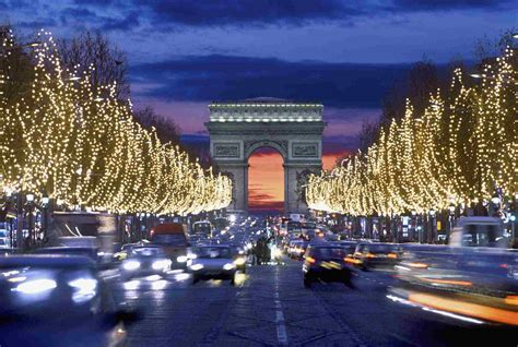 Where to See Holiday Lights in Paris