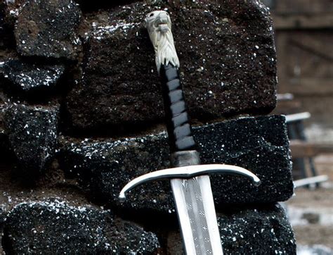 Jon Snow sword Longclaw - House Stark Photo (24505084) - Fanpop