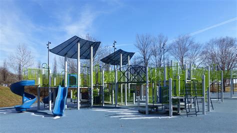 Playgrounds – Waterfront Park