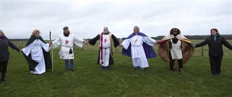 King Arthur Uther Pendragon Holds Pagan Rituals at Stonehenge - NBC News