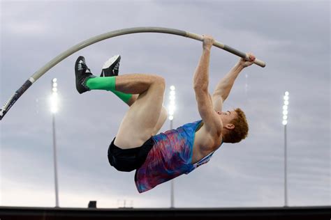 Shawn Barber cause of death: Shawn Barber, an out gay champion pole ...