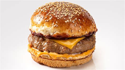 6 Cheesy Facts About Cheeseburgers | HowStuffWorks