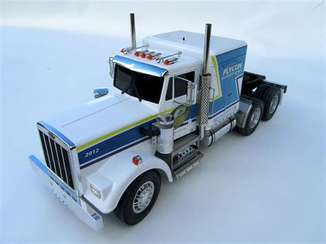 Remote Controlled Semi Truck Model - KiwiMill Portfolio