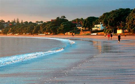 Exploring the Beauty of Takapuna Beach ⋆ travellingto.asia