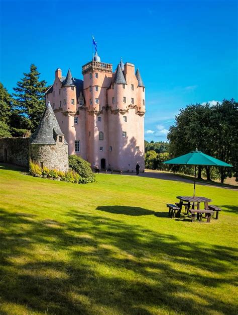 Craigievar Castle which inspired the Disney fairytale castle, Scotland ...