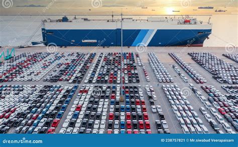 Roll-on Roll-off RORO Or Ro-ro Ships Or Oceangoing Vehicle Carrier Ship ...