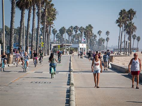 Venice Beach Boardwalk in Los Angeles, USA | Sygic Travel