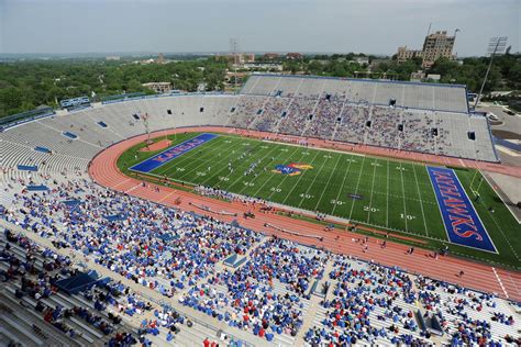 A "Riveting" Breakdown of the Kansas Spring Football Game - Rock Chalk Talk