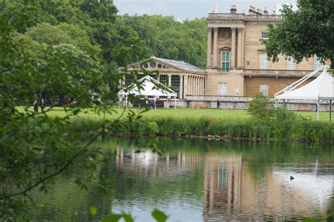 Buckingham Palace Garden Tour Review - Schlagzeilen 466p09