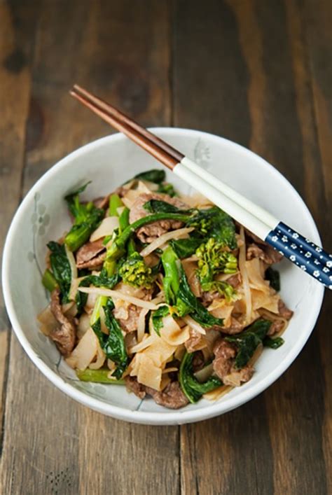 [Easy] Pho Xao Recipe - Stir Fried Rice Noodles with Beef - YummY Vietnam