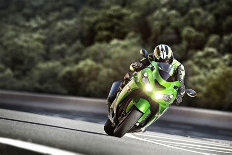 2014 Kawasaki ZZR1400 - Gallery | Top Speed